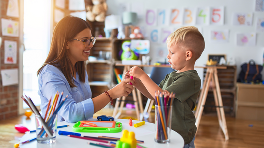 Как да превърнеш ученето в игра 🎒✨
