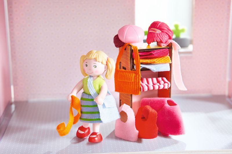 ХАБА Комплект малка кукла Little friends Фели с дрехи и аксесоари