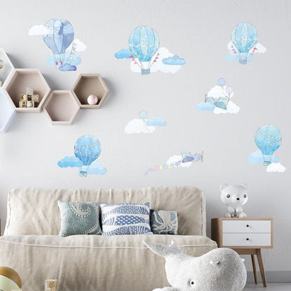 Стикери за стена за детска стая на момче с балони в син цвят. Декоративни стикери за момичета и момчета с венци, балони и облаци от Pastelowe Love | 4myfamily